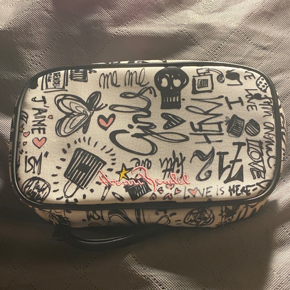 Henri Bendel Graffiti Zip Around Jewelry Case - New with Tags